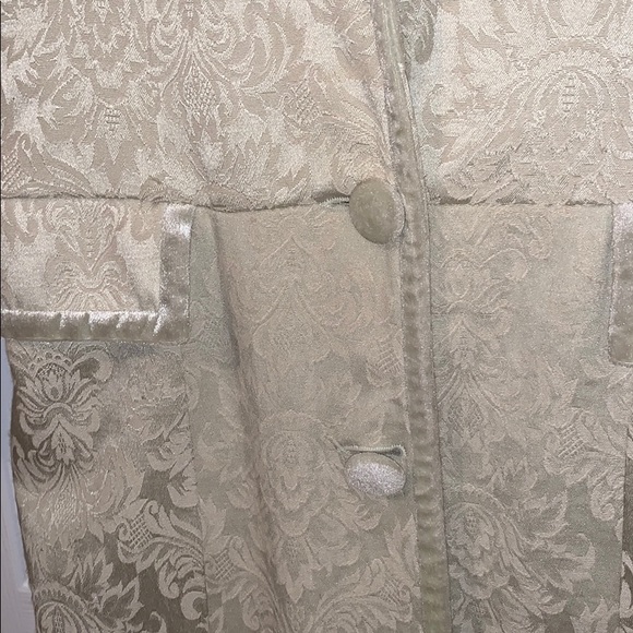 coat - Picture 2 of 2